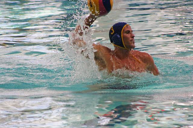 水球选材：天赋的尺子该怎么量（规则判罚视角）